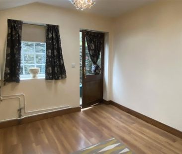 2 bedroom end of terrace house to rent - Photo 2