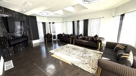 For Lease - 120 Hunter Street, Whitby, Ontario - Photo 3