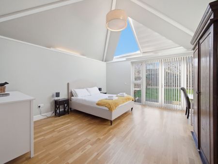 3 bedroom apartment to rent - Photo 4