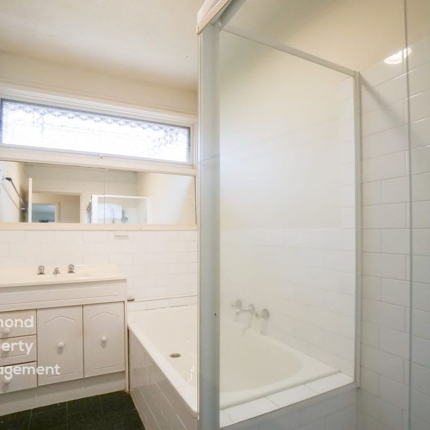 Family Home in Prime Wantirna Location - Photo 1