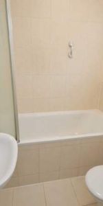 1 bedroom property to rent in Addlestone - Photo 4