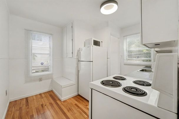 For Lease - 967 Merivale Road, Carlington - Central Park, Ontario - Photo 1