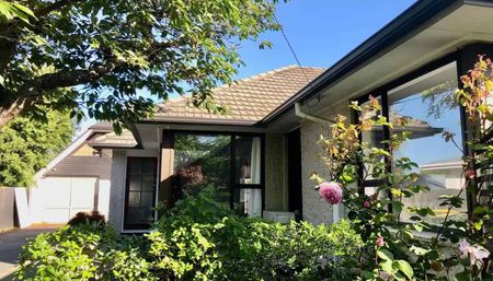 Spacious Two-Dwelling Property in a Quiet Burnside - Photo 3