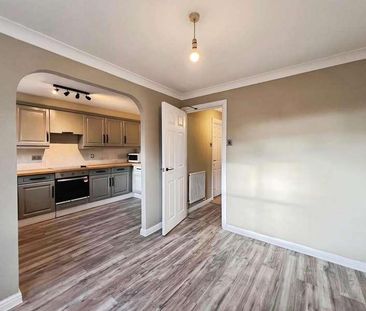 Byewaters, Watford, WD18 - Photo 2