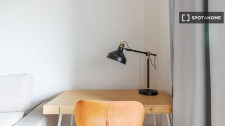 1 room luxury Flat for rent in Madrid, Spain - Photo 3