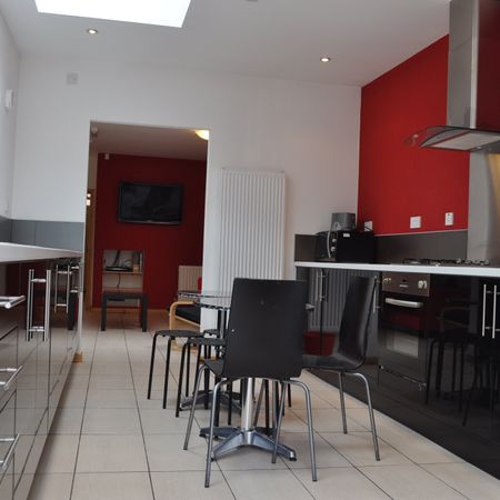 34 TIVERTON ROAD - Photo 4