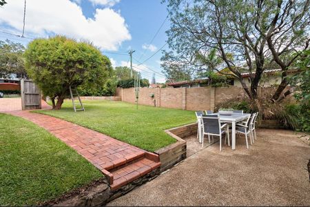 Allambie Heights, 31 Canea Crescent - Photo 2