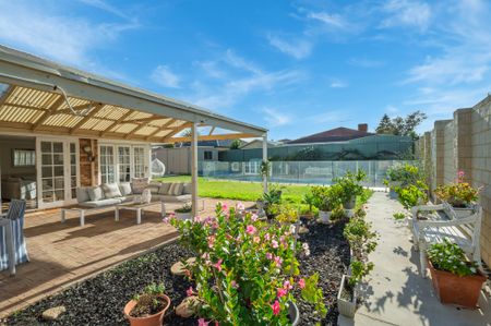 7 Alfred Place, Ocean Reef WA 6027 - House For Rent - $1,100 | Domain - Photo 2