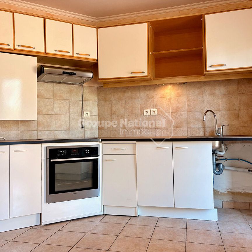 A LOUER Appartement 2 chambres de 62m2 avec terrasse, cellier et parking, - Photo 1