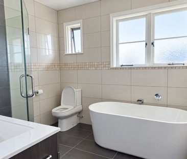 3 Bedrooms on Hillsborough Road - Photo 5