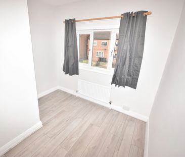 Terraced House to rent on - Photo 3