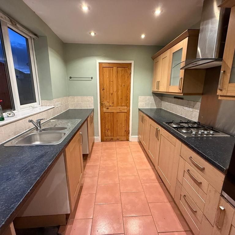 3 bedroom terraced house to rent - Photo 1