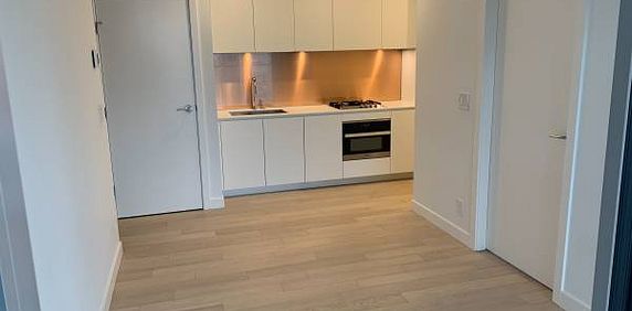 1 Bedroom Apartment with amzing amenities at Vancouver House! - Photo 2