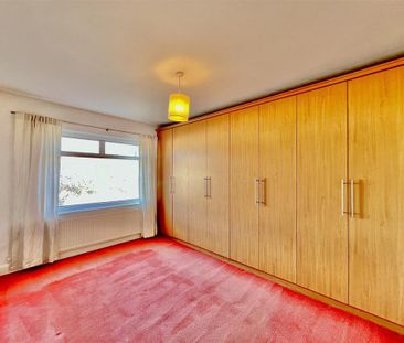 4 bedroom semi-detached house to rent - Photo 4