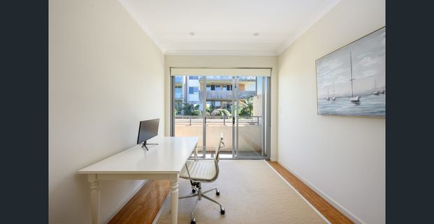 Oversized Three-Bedroom Terrace in a Parkside Location! - Photo 1