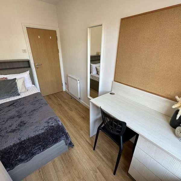 Mount Pleasant, L3 - Photo 1