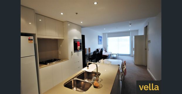 Luxury Executive Fully Furnished Apartment in CBD! - Photo 1