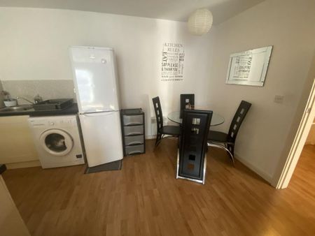 2 bedroom apartment to rent - Photo 4