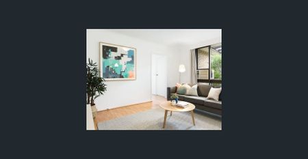 Lifestyle, Location & Larger Than Most.. - Photo 2