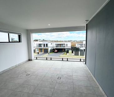 12 Kewney Street, Box Hill NSW 2765 - House For Rent | Domain - Photo 2