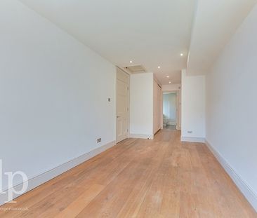 2 Bedroom Apartment, Long Acre, Covent Garden, London - Photo 2