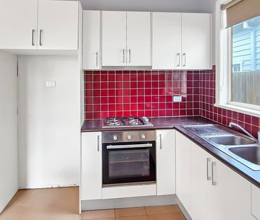 Spacious and Well-Presented Home - Photo 6