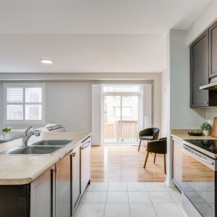 For Lease - 81 Willoughby Way, New Tecumseth, Ontario - Photo 1