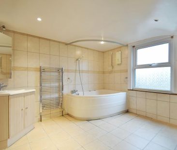 4 bedroom house - terraced - Photo 3