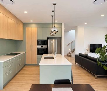 Beautiful Family Home - Photo 3