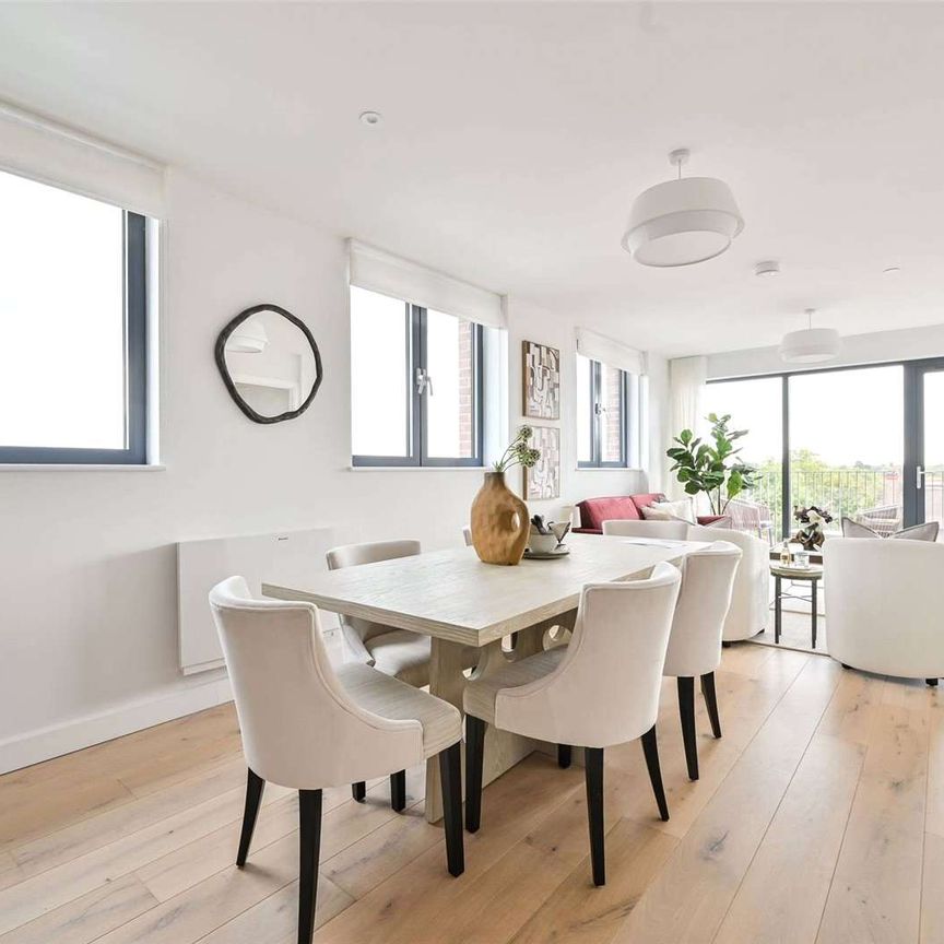 Furnished, brand new two bedroom apartment - Photo 1