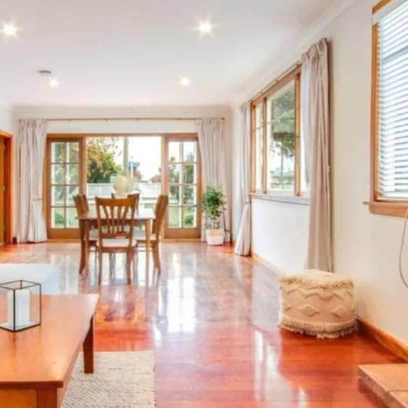 Sunny spacious 4 bedroom home in Parkvale - Photo 1