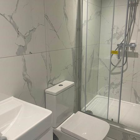 Price £1,250 pcm - Available 27/03/2026 - Furnished - Photo 4