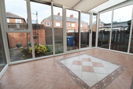 2 bedroom semi-detached bungalow to rent - Photo 2