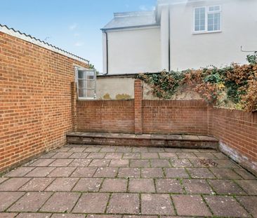 Cottage Grove, Surbiton, KT6 - Photo 6
