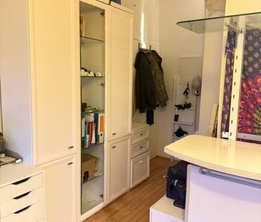 Sanierte 1-Zimmer-DG-Wohnung mit großem Balkon - Foto 1