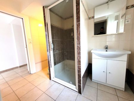 Location Maison 3 pièces 89m² COMINES 59560 - Photo 4