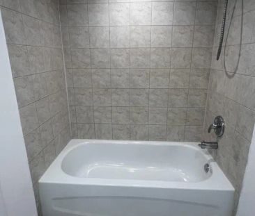 138 ARMITAGE DRIVE - Photo 5