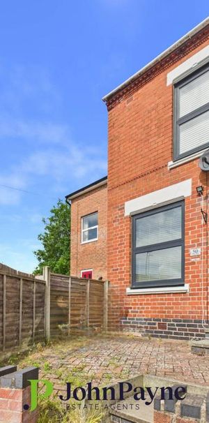 2 bedroom end of terrace house to rent - Photo 1