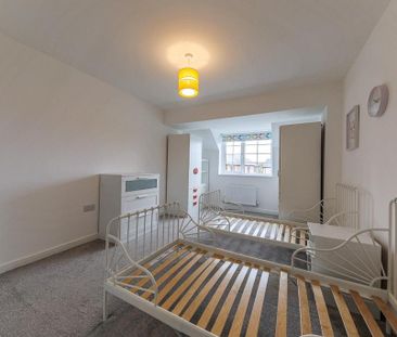 4 bedroom detached house to rent - Photo 3