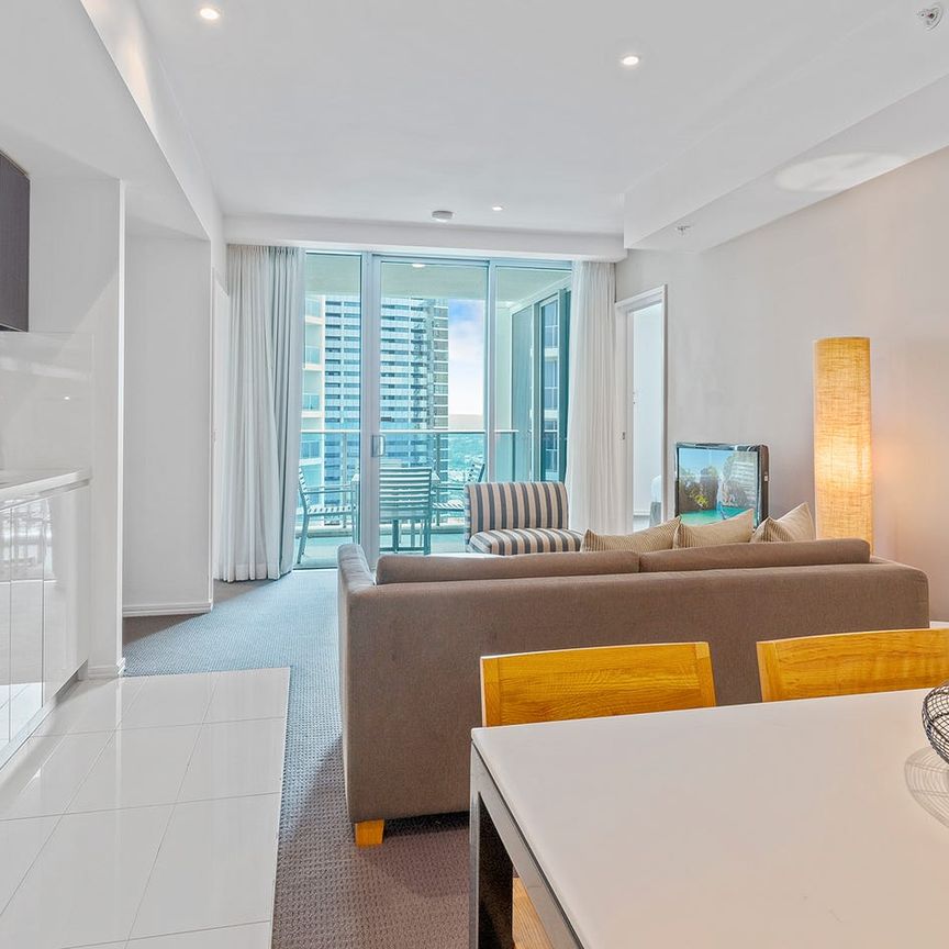 HILTON IMMACULATE 2 BEDROOM/2 BATHROOM, FULLY FURNISHED APARTMENT. 4-5 Month Lease. - Photo 1