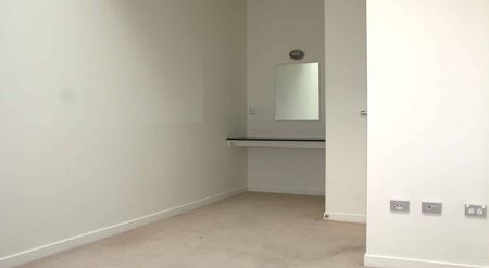 Central Apartment within Vogel Street Precinct - Photo 2