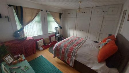 3 bedroom property to rent - Photo 3