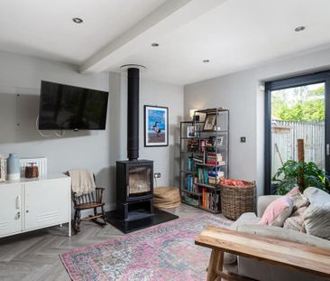 3 bedroom semi-detached house to rent - Photo 2