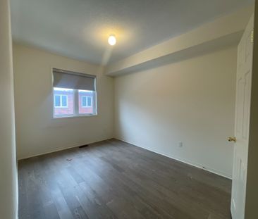 For Lease - 61 William F Bell Parkway, Richmond Hill, Ontario - Photo 1