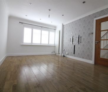 Weymouth Road, Hayes - Photo 1