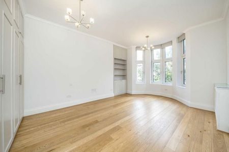 4 bedroom flat to rent - Photo 2