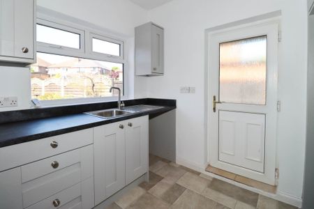 Bramley Avenue, Bebington - Photo 4
