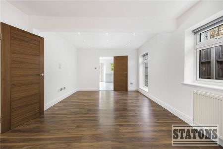 Newmans Way, Hadley Wood - Photo 2