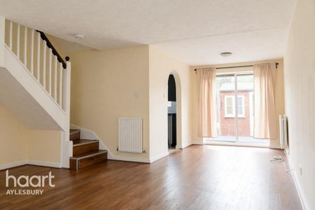 3 bedroom end of terrace house to rent - Photo 2
