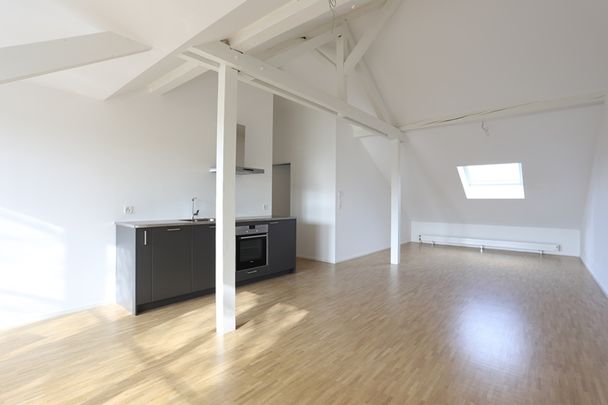 Attraktive 1-Zimmerdachwohnung nähe Kannenfeldpark - Photo 1